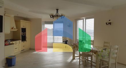 Трехэтажная вилла в итальянском стиле