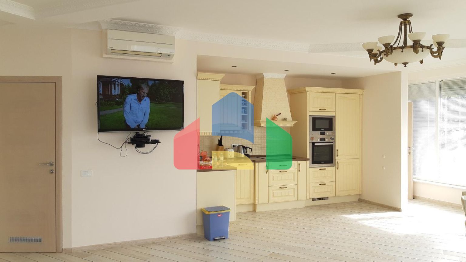 Трехэтажная вилла в итальянском стиле