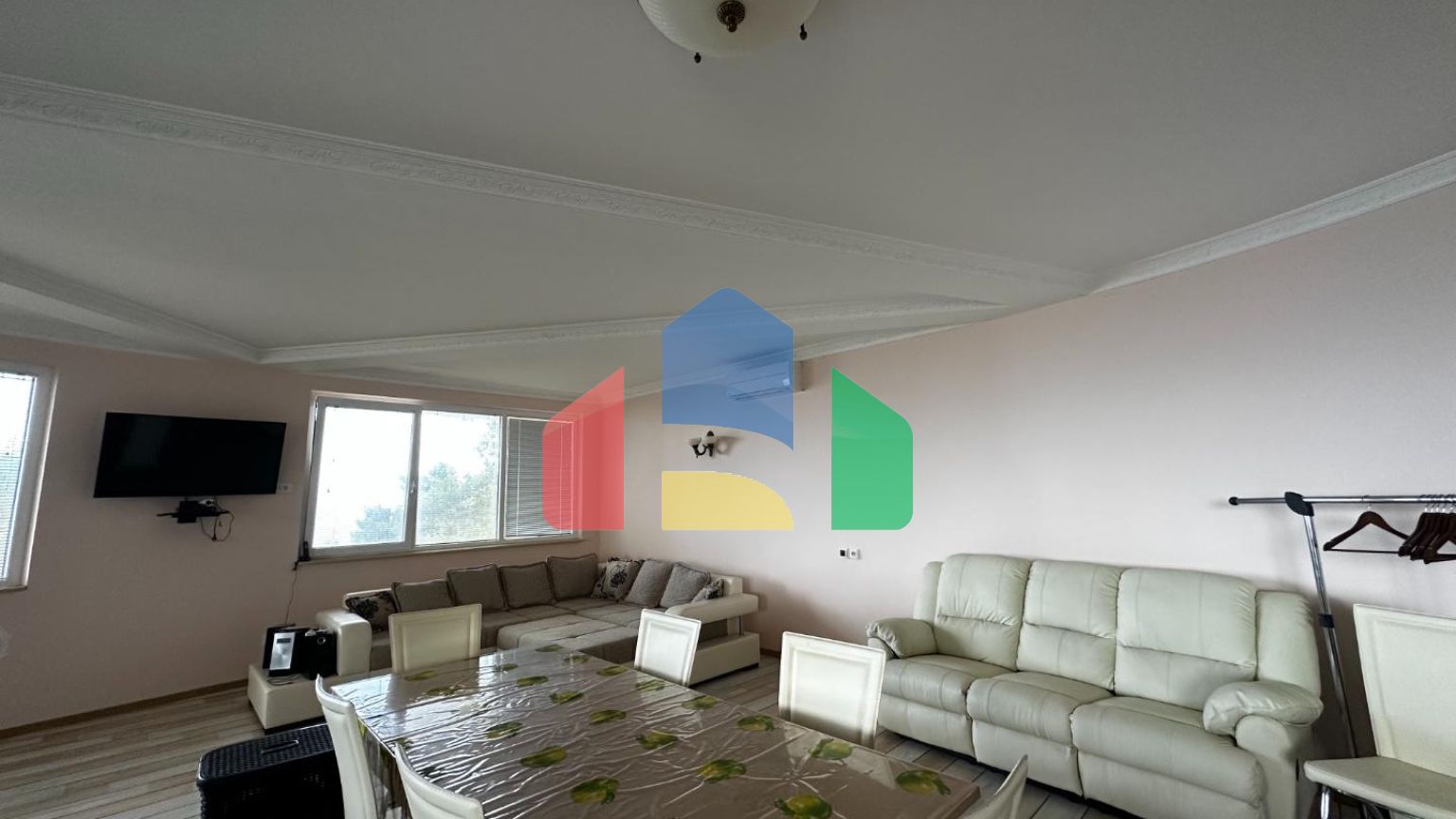 Трехэтажная вилла в итальянском стиле