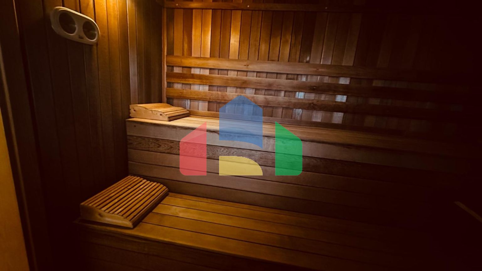 Трехэтажная вилла в итальянском стиле