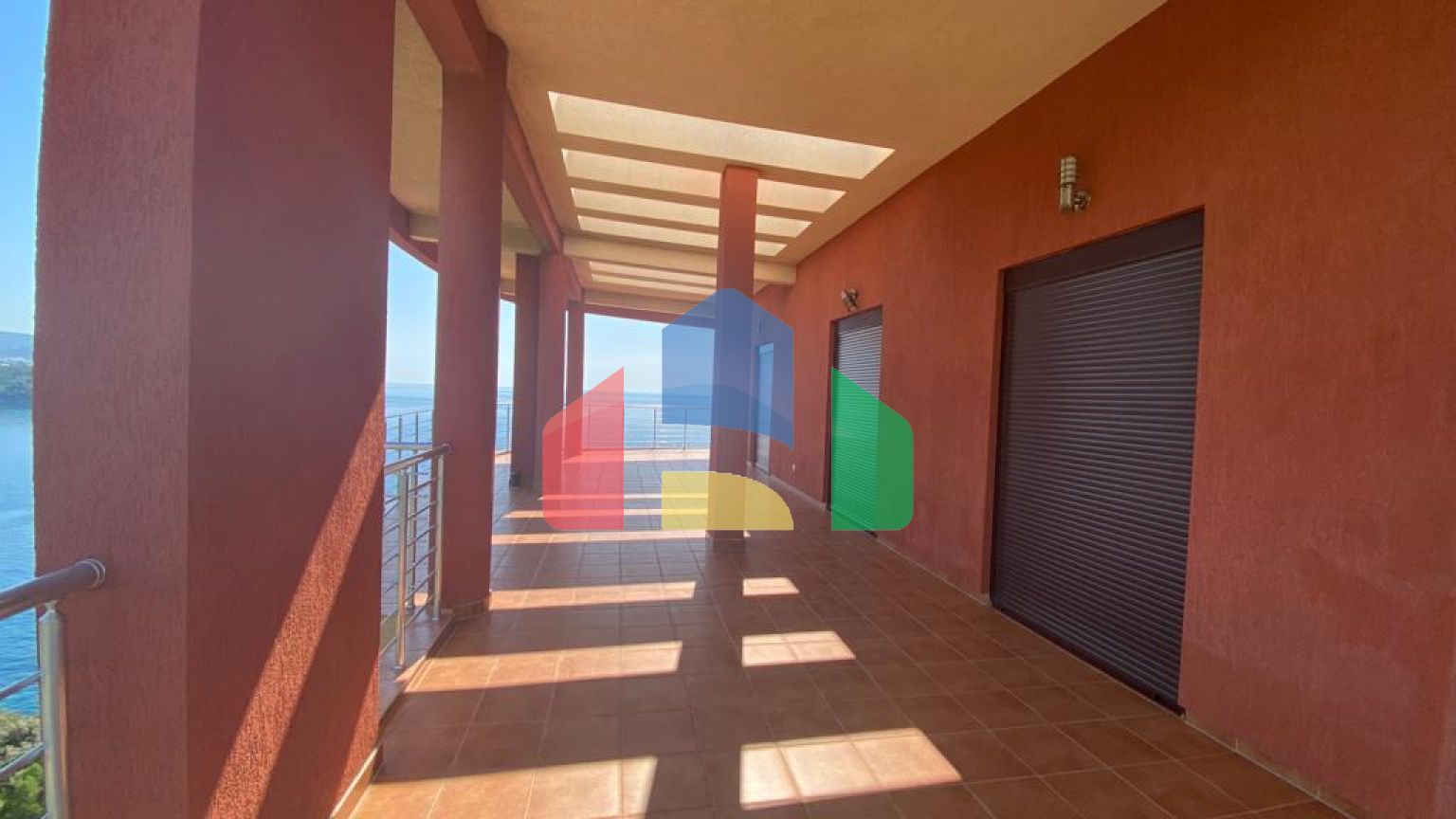 Пентхаус в комплексе на 1 линии Добра Вода