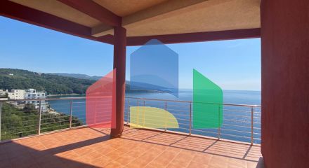 Пентхаус в комплексе на 1 линии Добра Вода