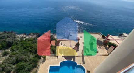 Пентхаус в комплексе на 1 линии Добра Вода