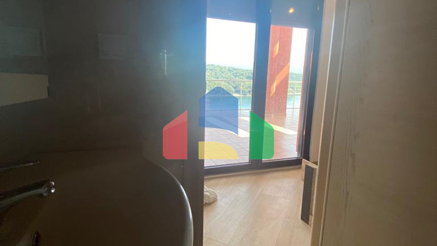 Пентхаус в комплексе на 1 линии Добра Вода