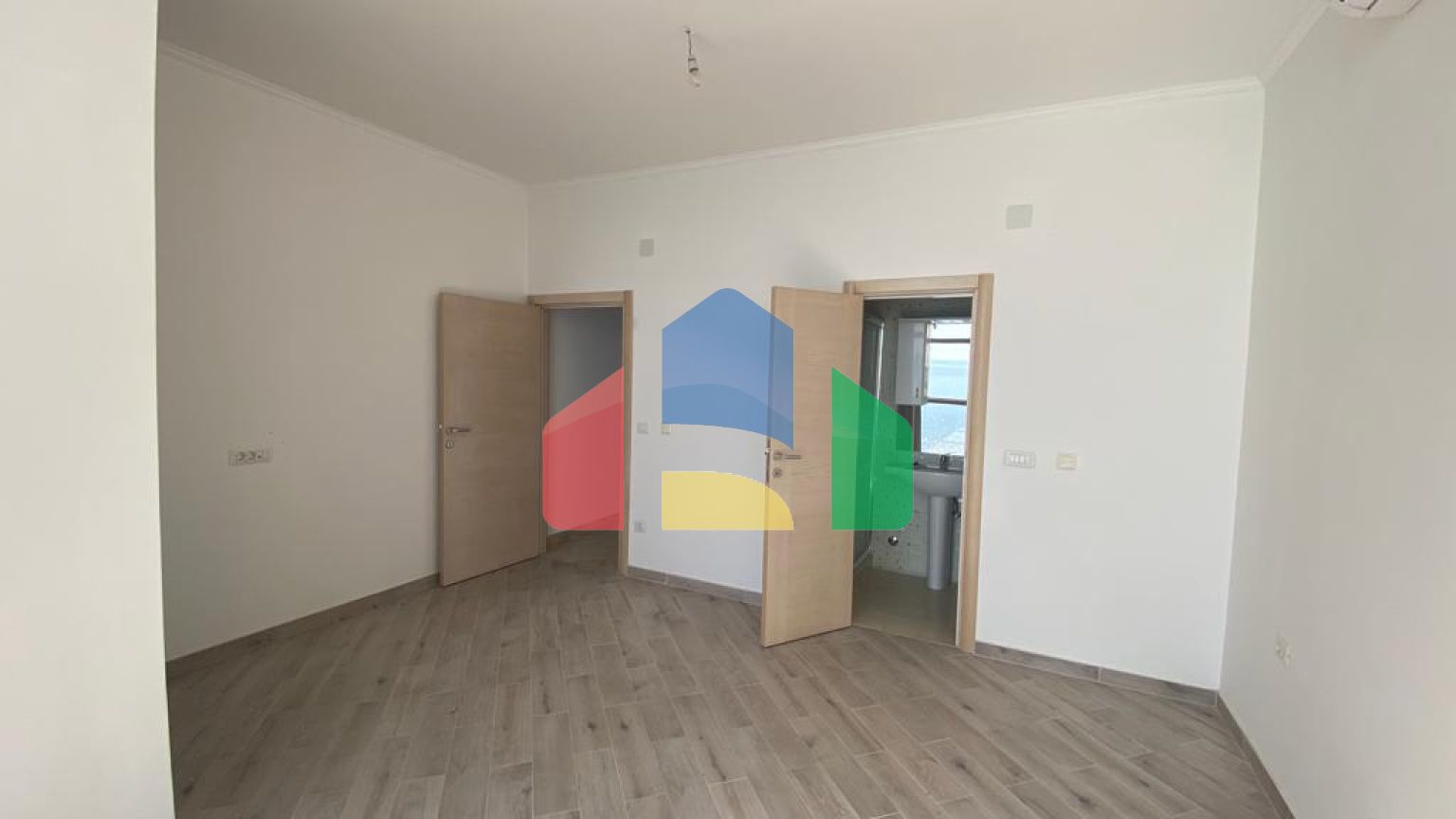 Пентхаус в комплексе на 1 линии Добра Вода