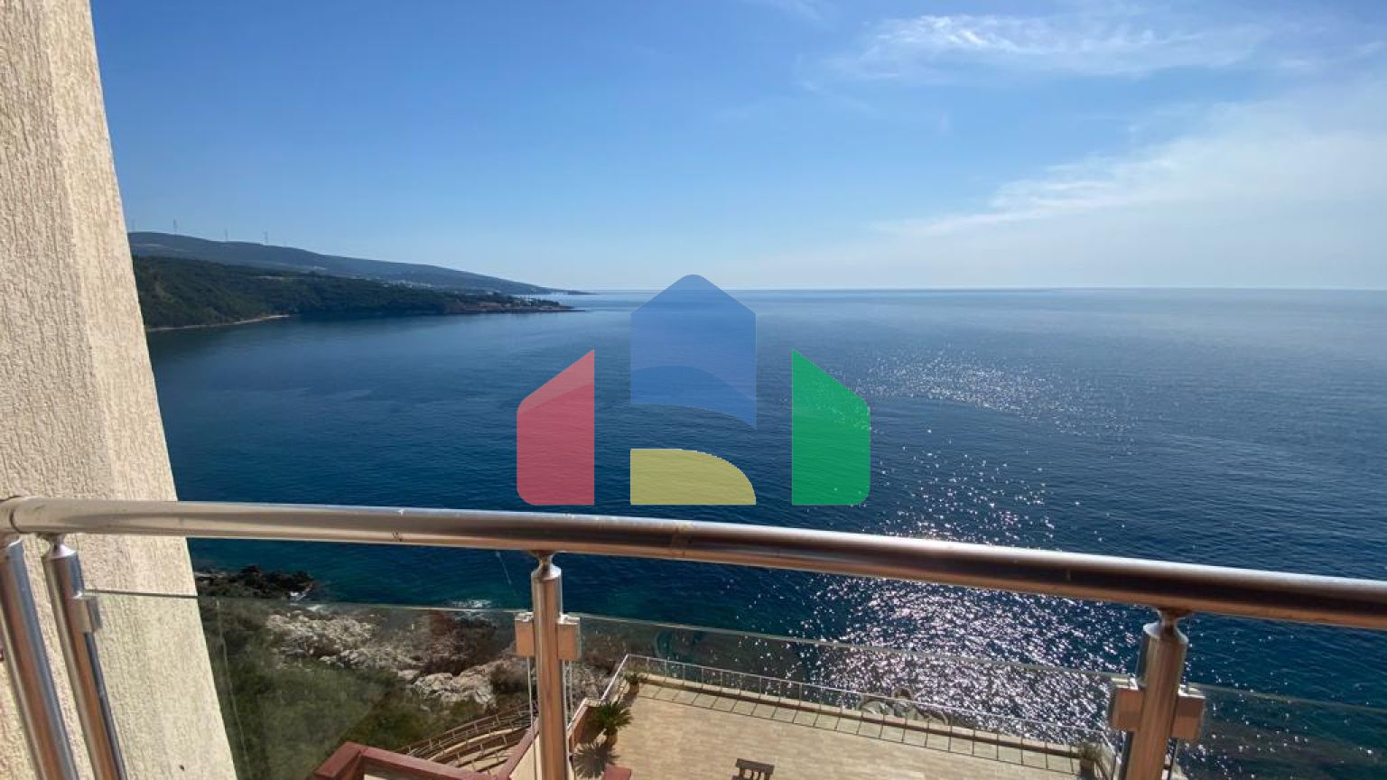 Пентхаус в комплексе на 1 линии Добра Вода