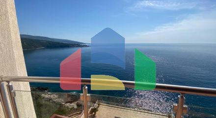 Пентхаус в комплексе на 1 линии Добра Вода