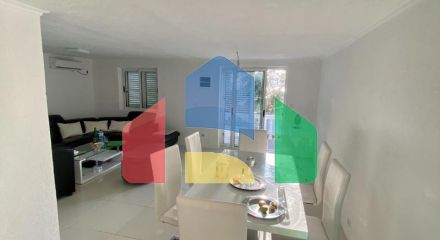 House with sea views, 8 minutes walk to the beach in Dobry Vody.