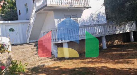 House with sea views, 8 minutes walk to the beach in Dobry Vody.