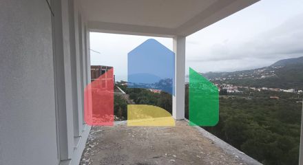 Новый дом с прекрасным панорамным видом на море в Добры воды.