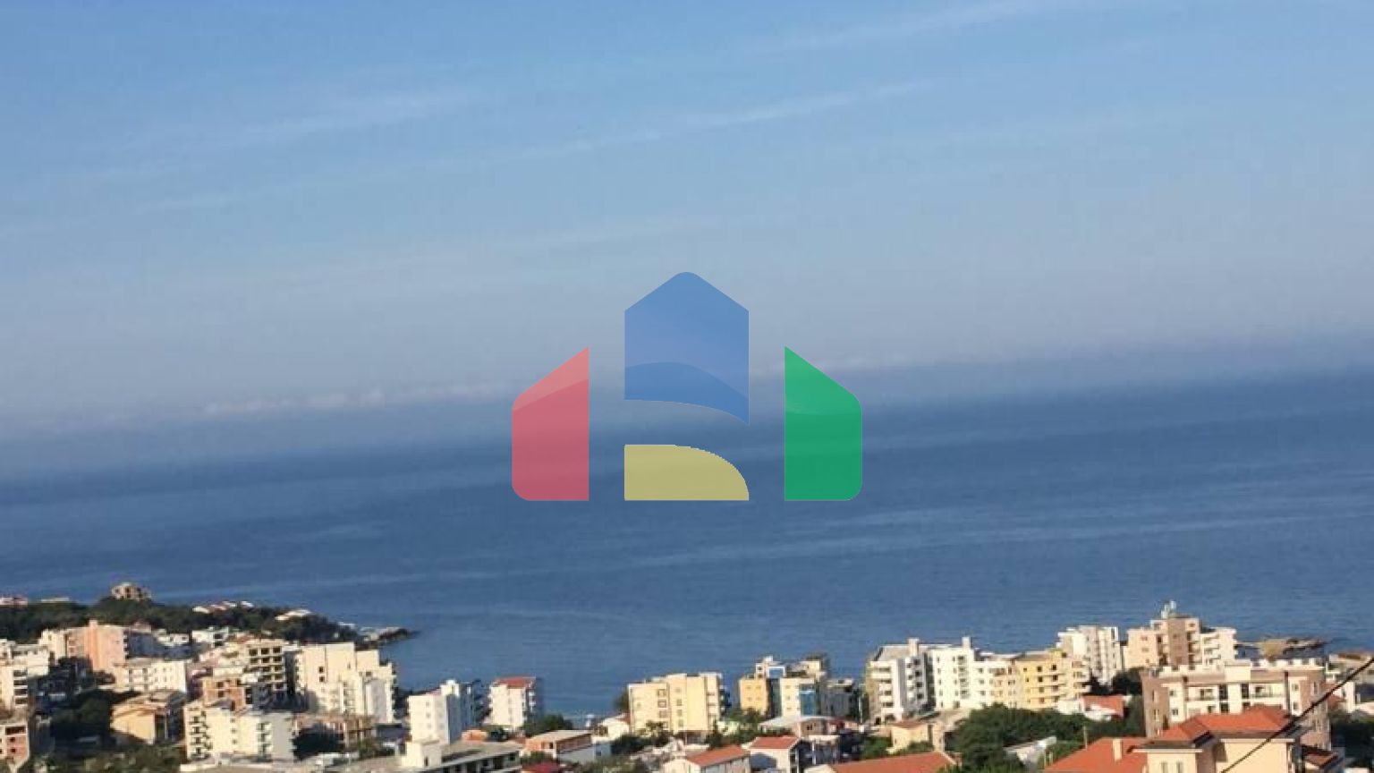 Новый дом с прекрасным панорамным видом на море в Добры воды.