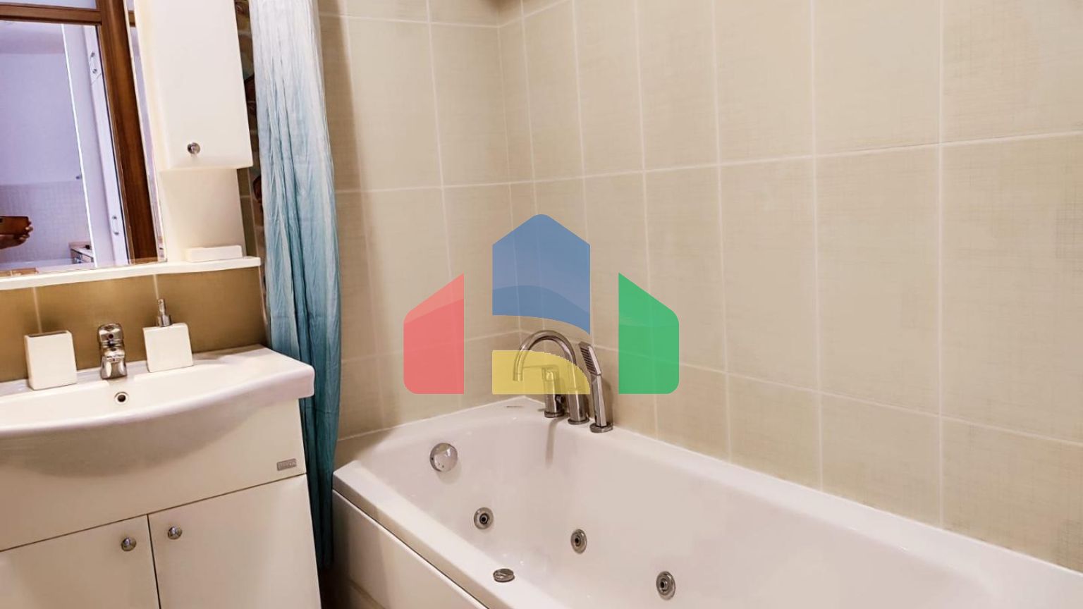 Квартира в Добра Вода в закрытом комплексе с бассейном