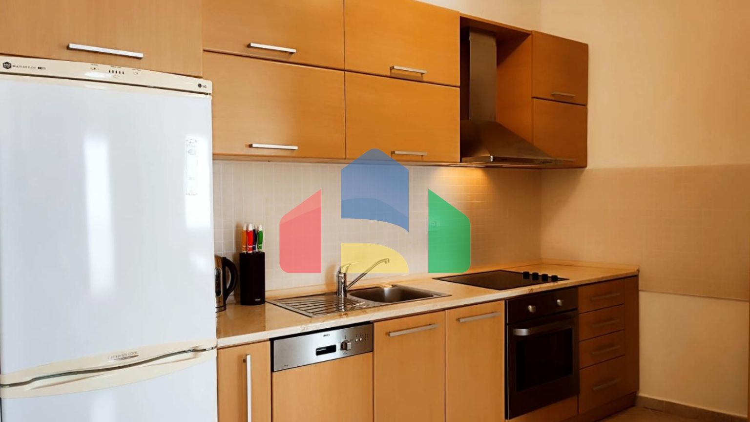 Квартира в Добра Вода в закрытом комплексе с бассейном