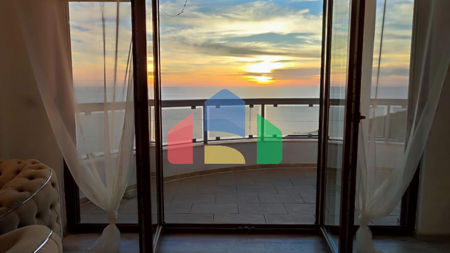 Квартира с паркингом в Добра Вода