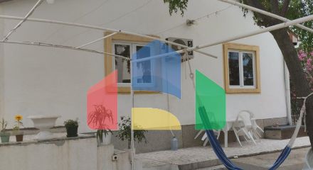 Three-apartment house with a plot in Dobra Voda.