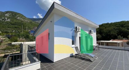 Двухуровневый новый дом с участком в Доброй Воде.