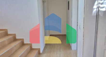 Новая трехэтажная вилла с бассейном на участке, Добра Вода.