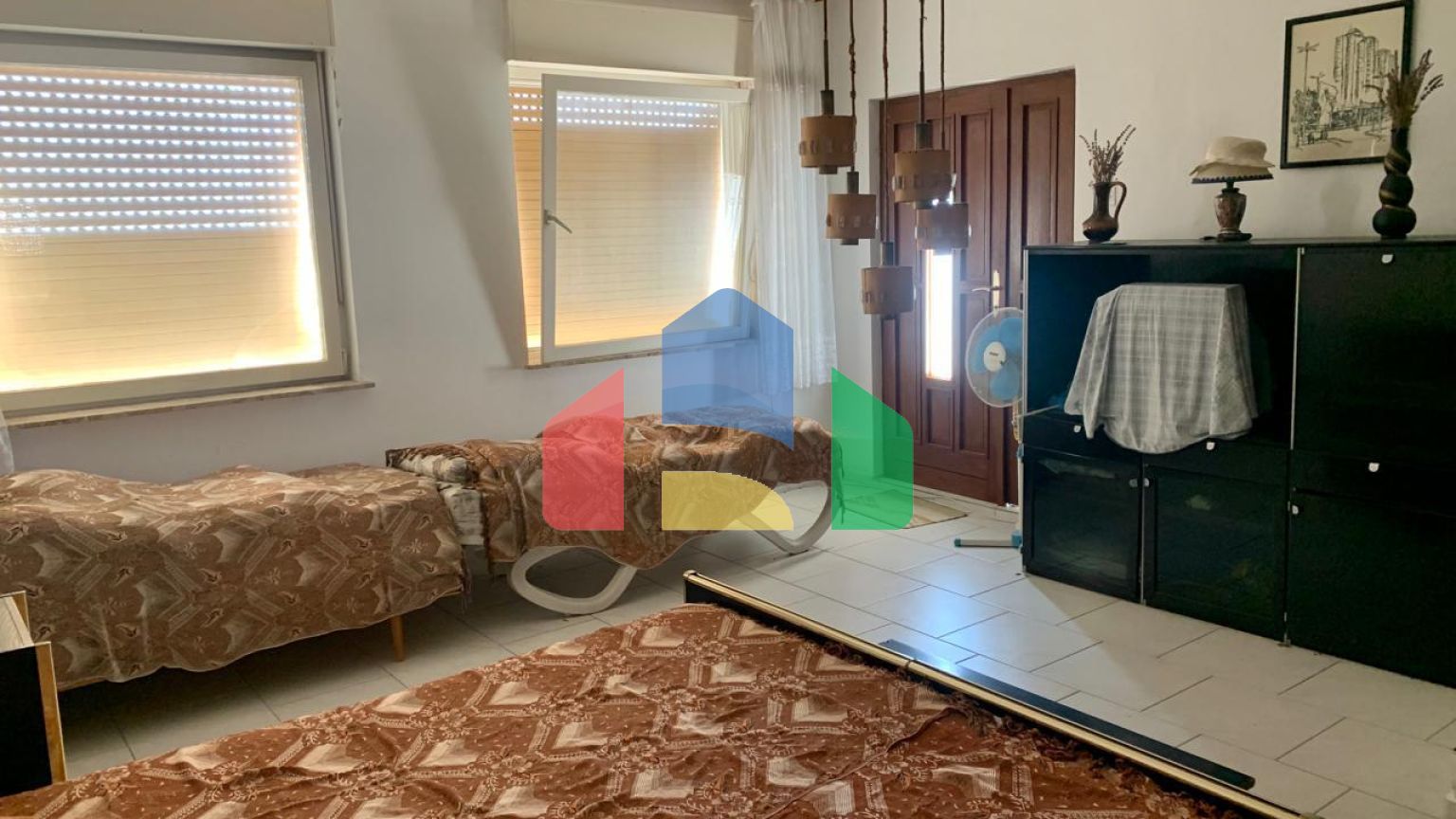 Просторный дом в Добры воды с панорамным видом на море, не далеко от пляжа.