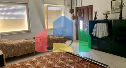 Просторный дом в Добры воды с панорамным видом на море, не далеко от пляжа. Просторный дом в Добры воды с панорамным видом на море, не далеко от пляжа.