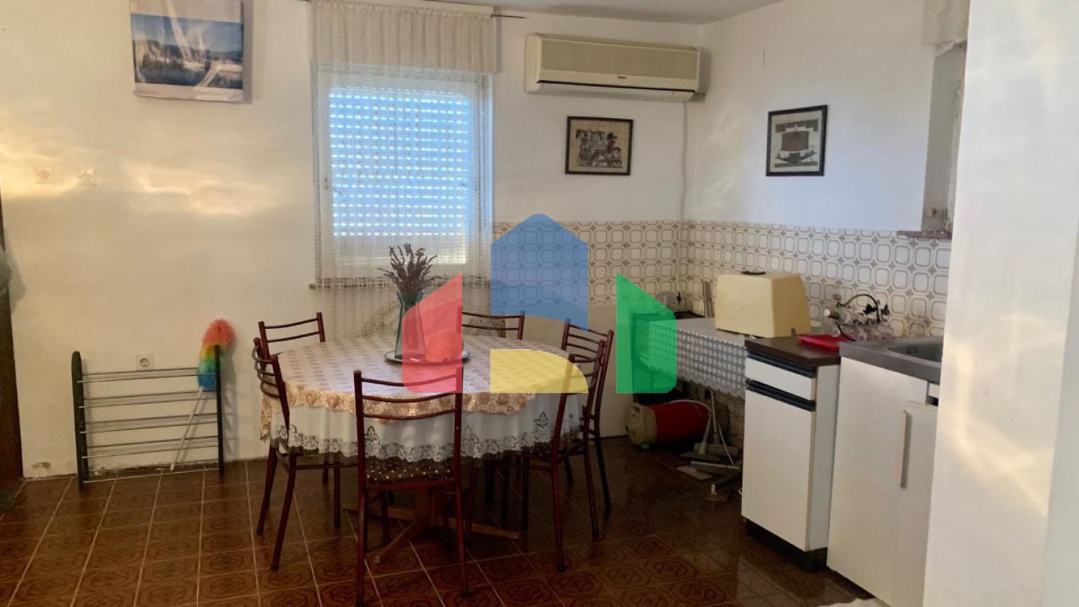 Просторный дом в Добры воды с панорамным видом на море, не далеко от пляжа.