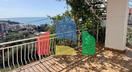 Просторный дом в Добры воды с панорамным видом на море, не далеко от пляжа. Просторный дом в Добры воды с панорамным видом на море, не далеко от пляжа.