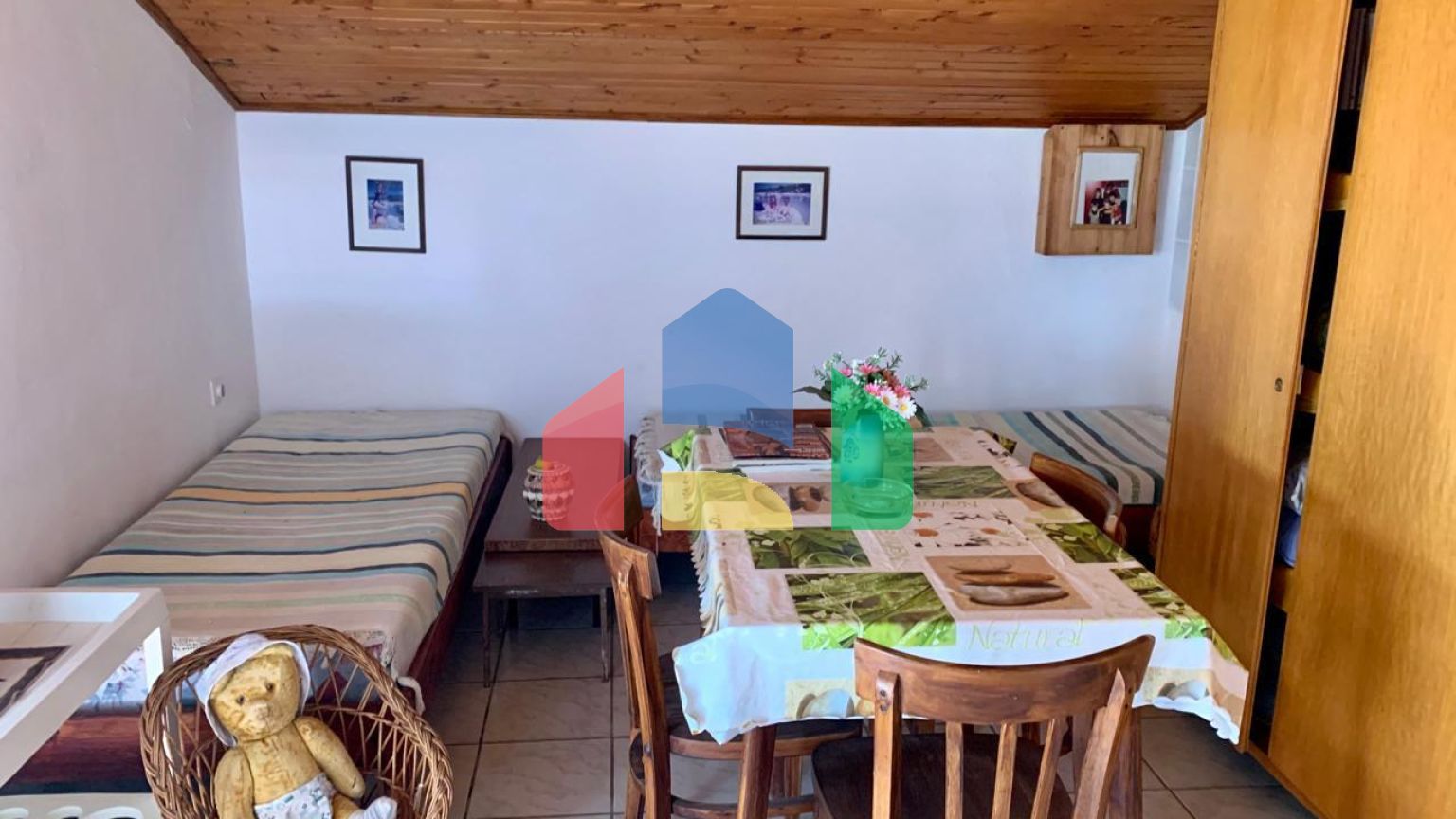 Просторный дом в Добры воды с панорамным видом на море, не далеко от пляжа.