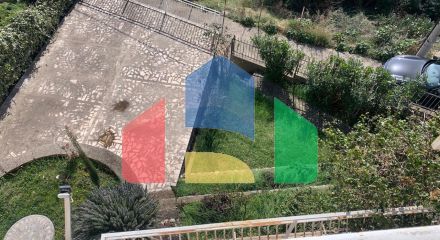 Просторный дом в Добры воды с панорамным видом на море, не далеко от пляжа. Просторный дом в Добры воды с панорамным видом на море, не далеко от пляжа.