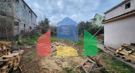 Two-storey house 180m2 for renovation with a large plot of land 600m2 in the village of Dobra Voda