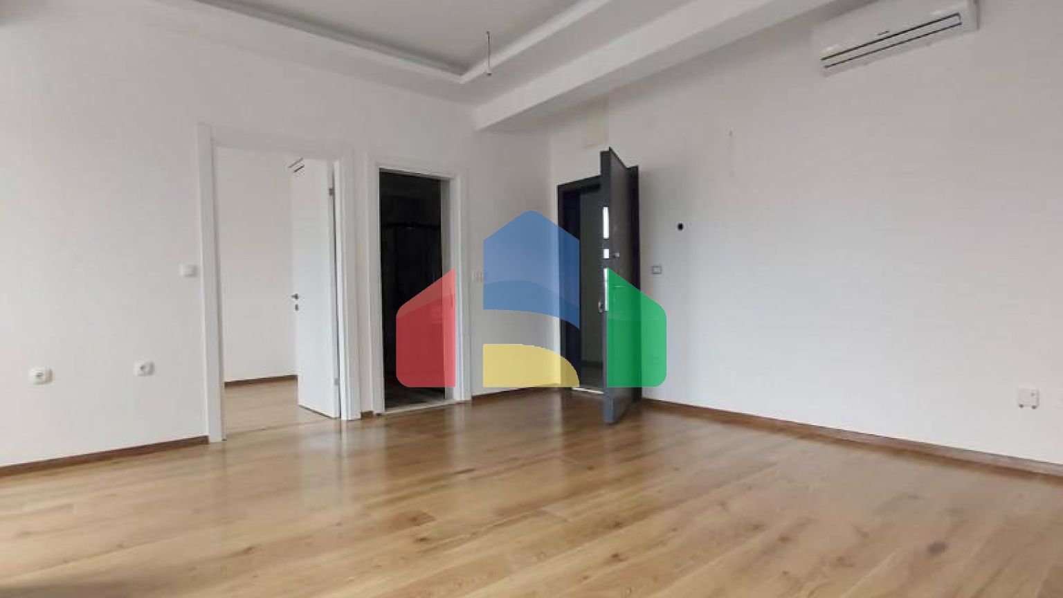 Квартира с 1 спальней, всего в 2 минутах от пляжа в Добры воды