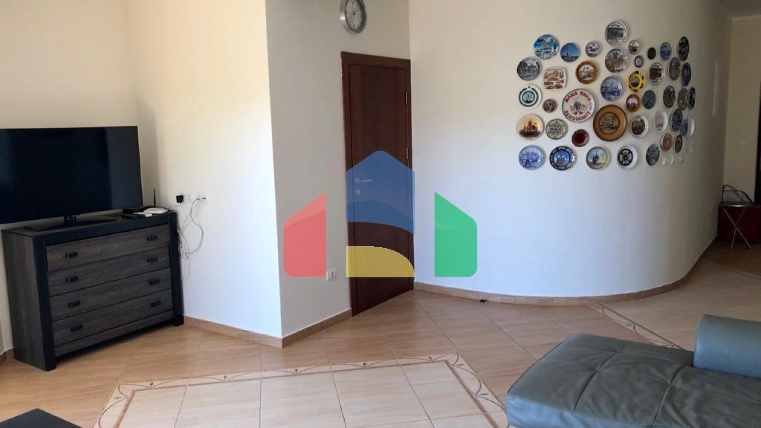 Апартаменты с двумя спальнями на первой линии моря в Добрых Водах