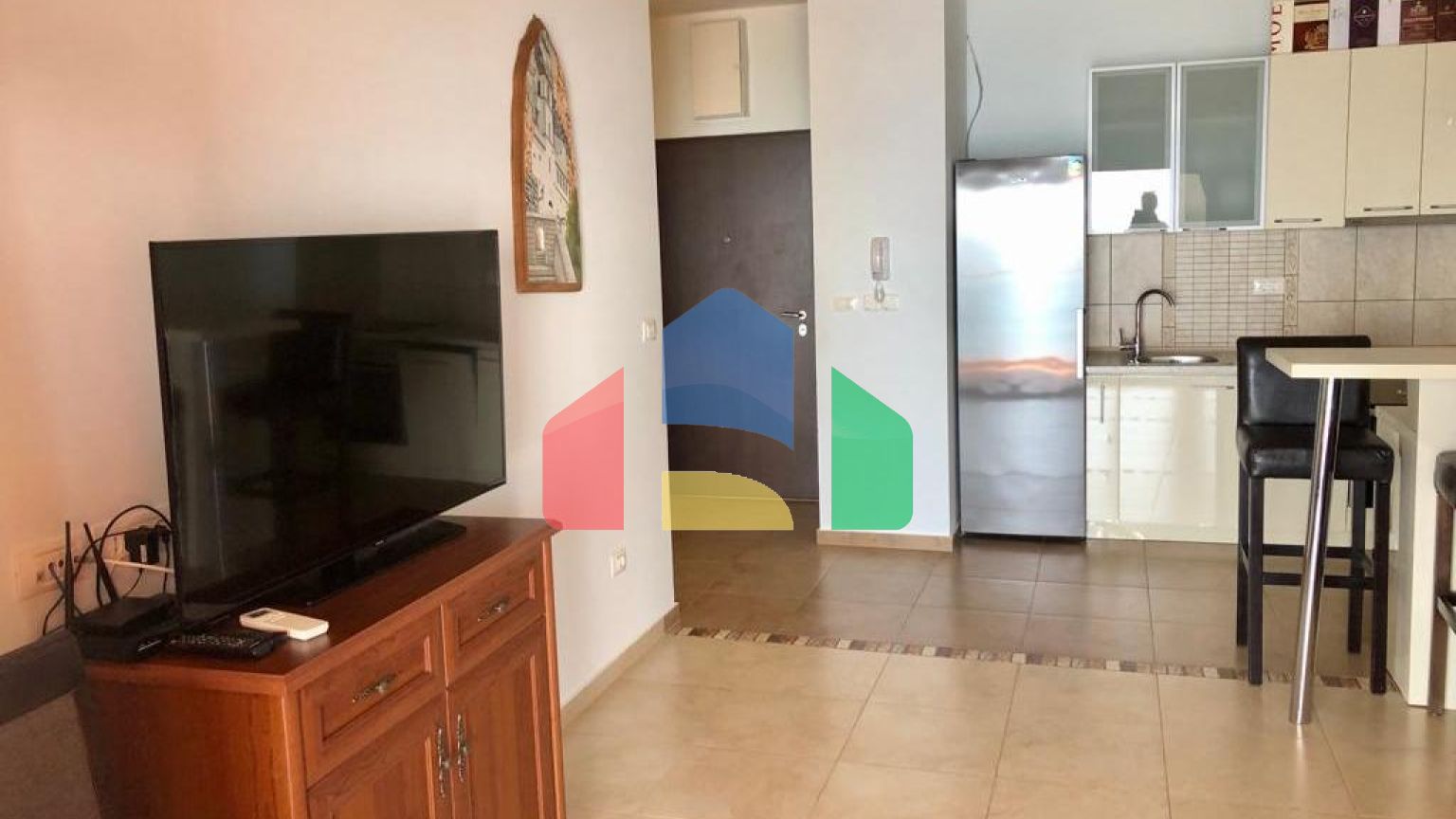 Апартаменты с двумя спальнями на первой линии моря в Добрых Водах