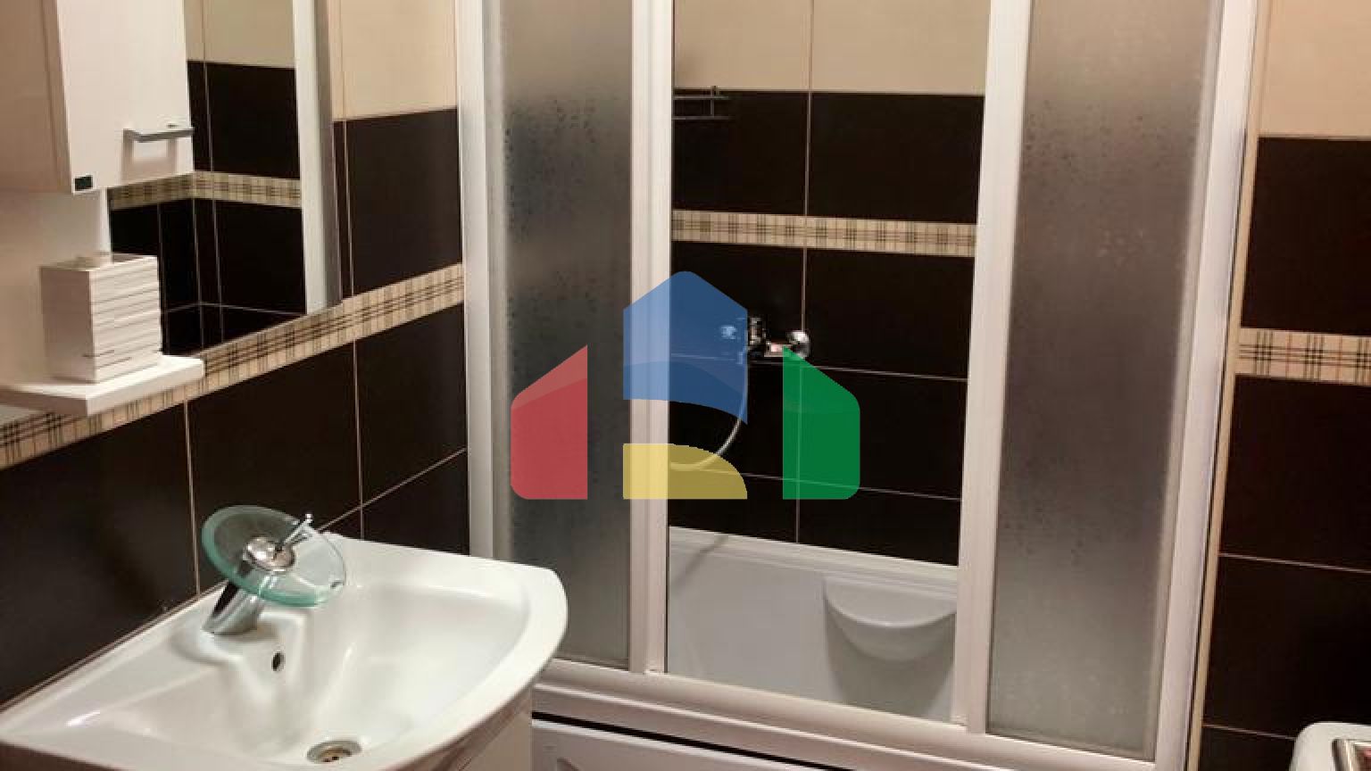 Апартаменты с двумя спальнями на первой линии моря в Добрых Водах