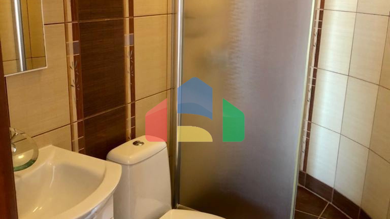 Апартаменты с двумя спальнями на первой линии моря в Добрых Водах