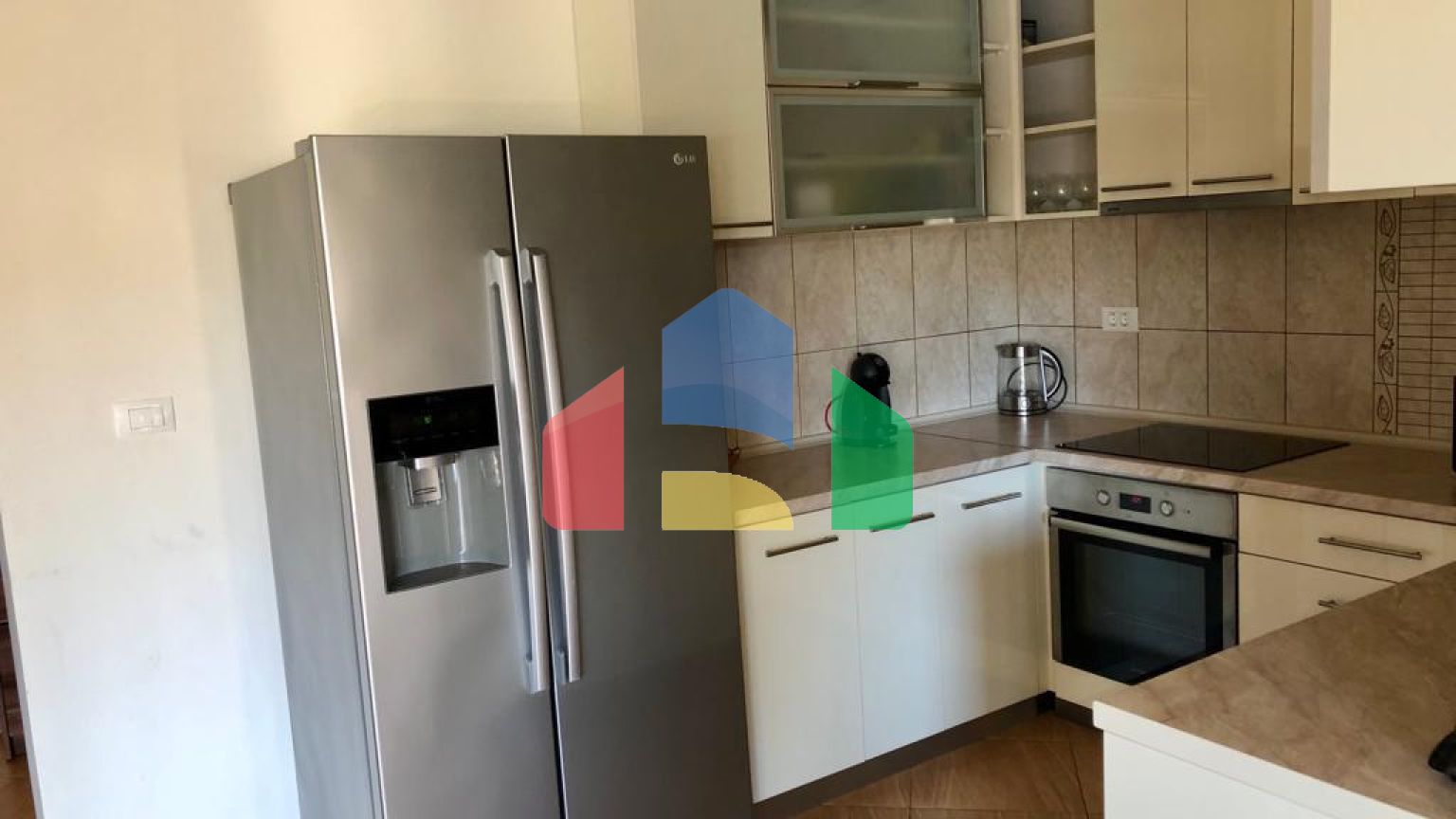 Апартаменты с двумя спальнями на первой линии моря в Добрых Водах