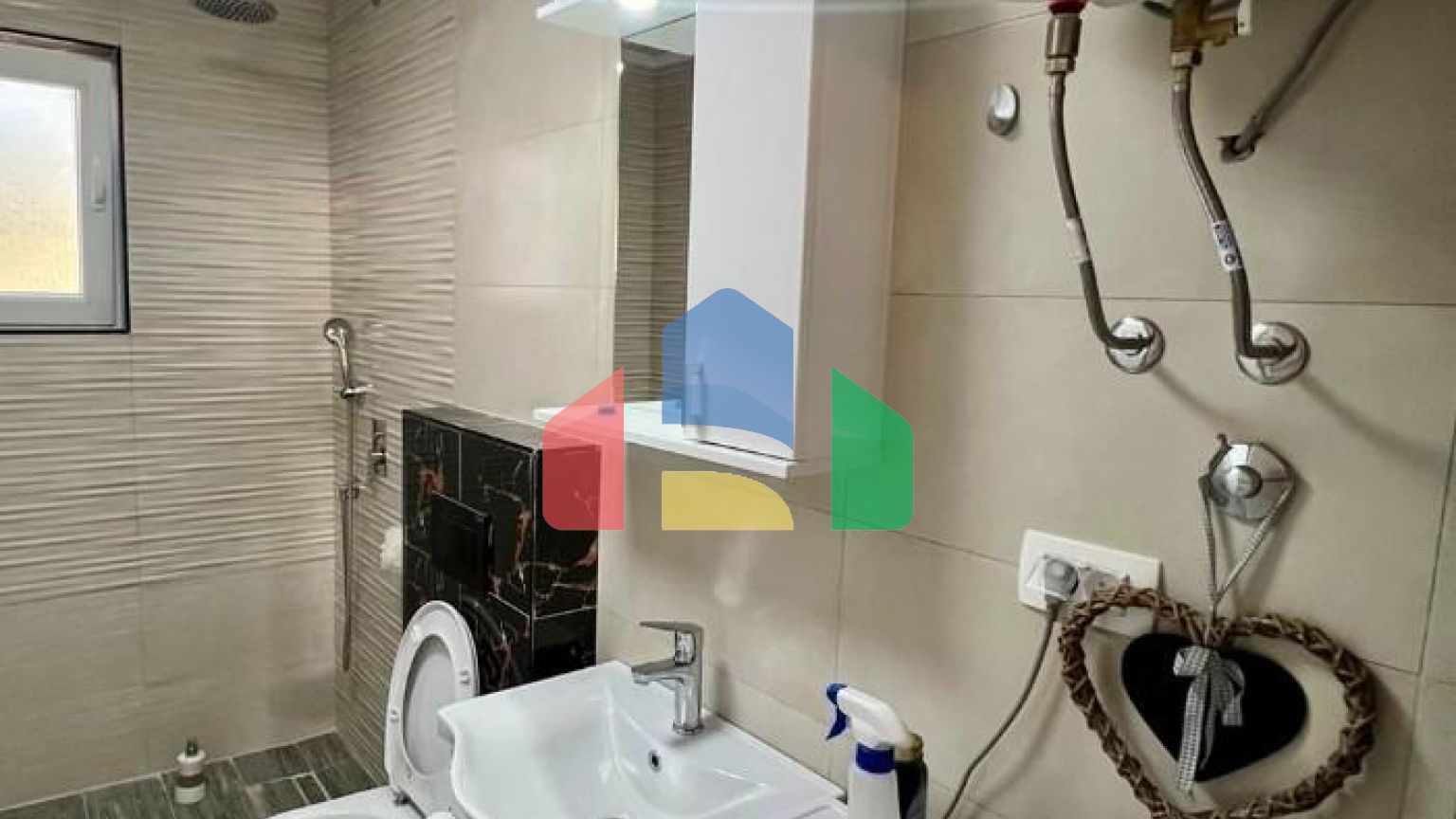 Квартира с 1 спальней и видом на море в доме с бассейном в Добры воды.