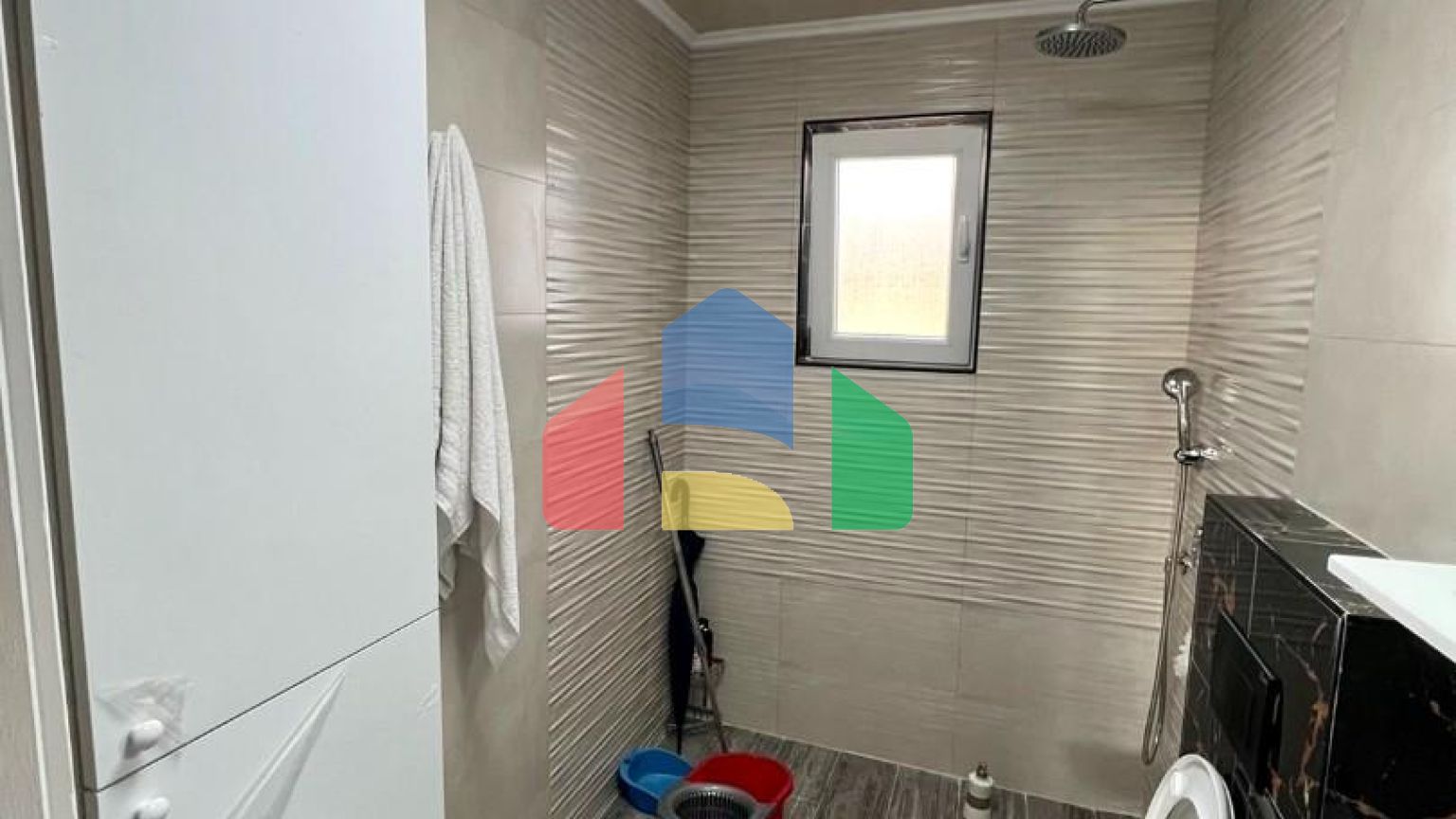 Квартира с 1 спальней и видом на море в доме с бассейном в Добры воды.