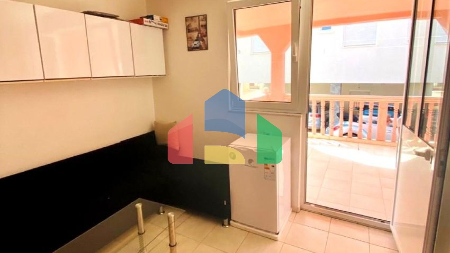 Дом с апартаментами в 5 минутах от пляжа в Добры воды