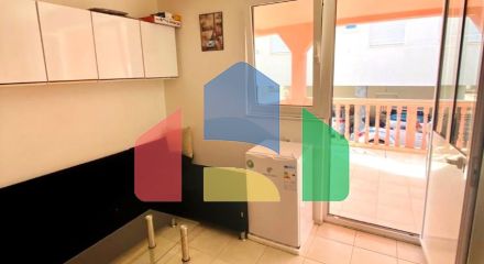 Дом с апартаментами в 5 минутах от пляжа в Добры воды