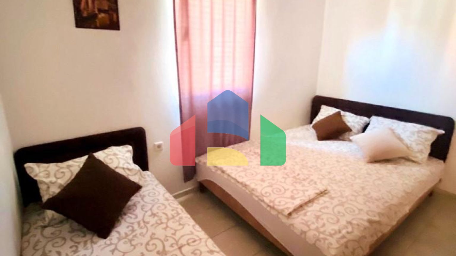 Дом с апартаментами в 5 минутах от пляжа в Добры воды