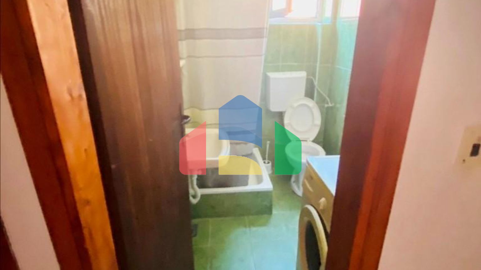 Дом с апартаментами в 5 минутах от пляжа в Добры воды