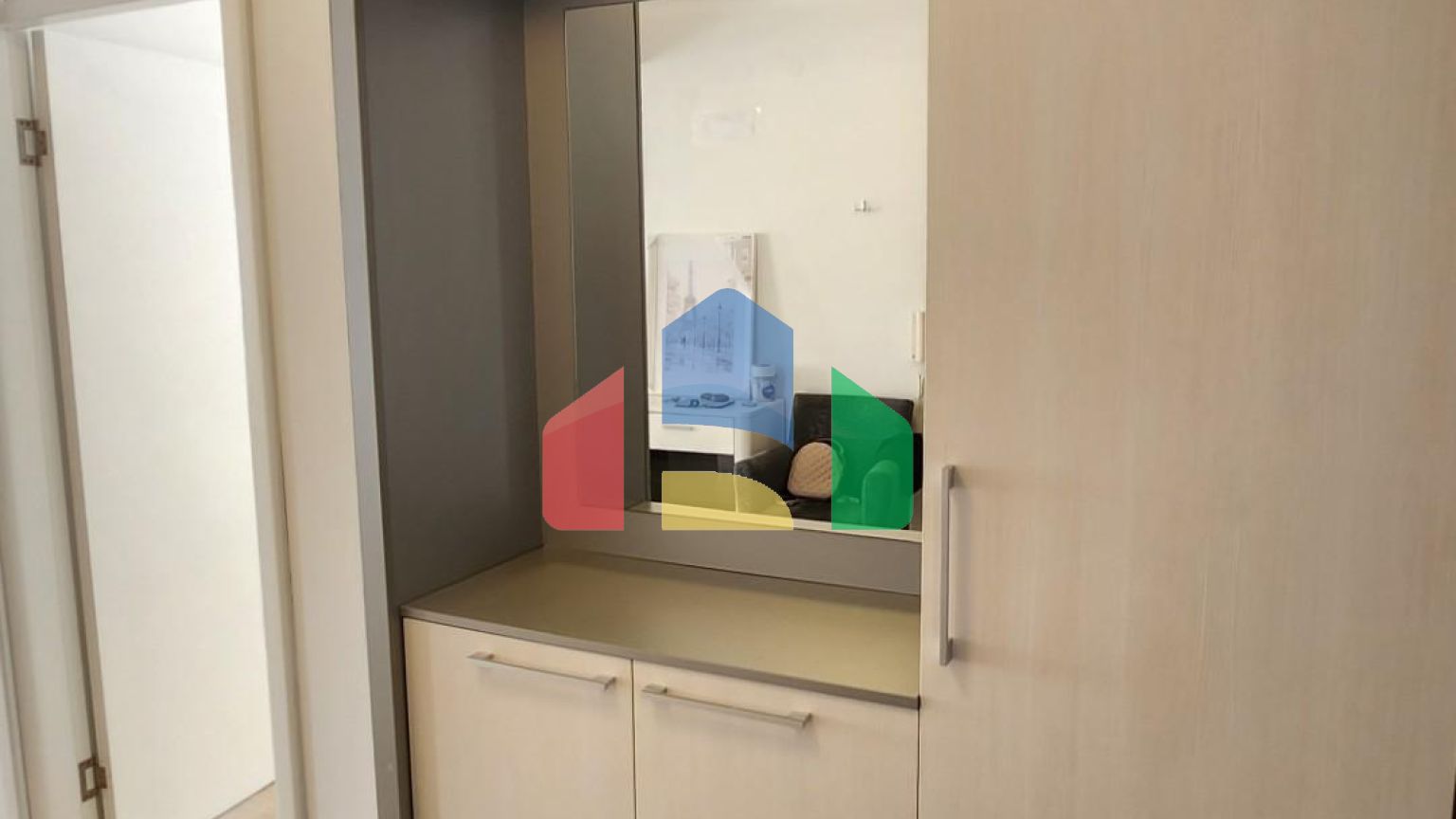 Квартира с панорамным видом на море в комплексе с бассейном, 126м2