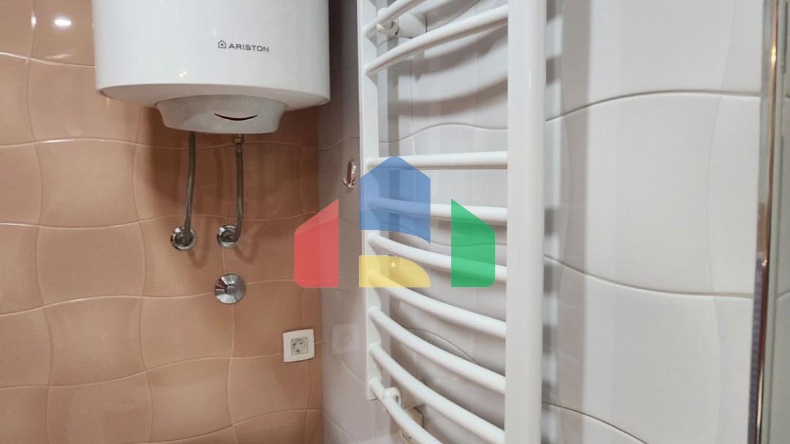 Квартира с панорамным видом на море в комплексе с бассейном, 126м2