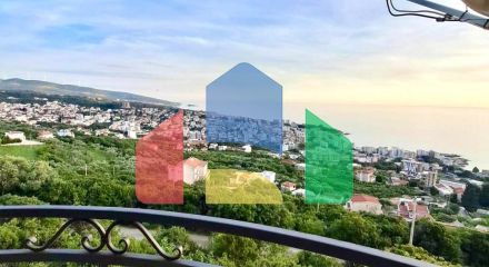 Дом с панорамным видом на море в Добры Воды