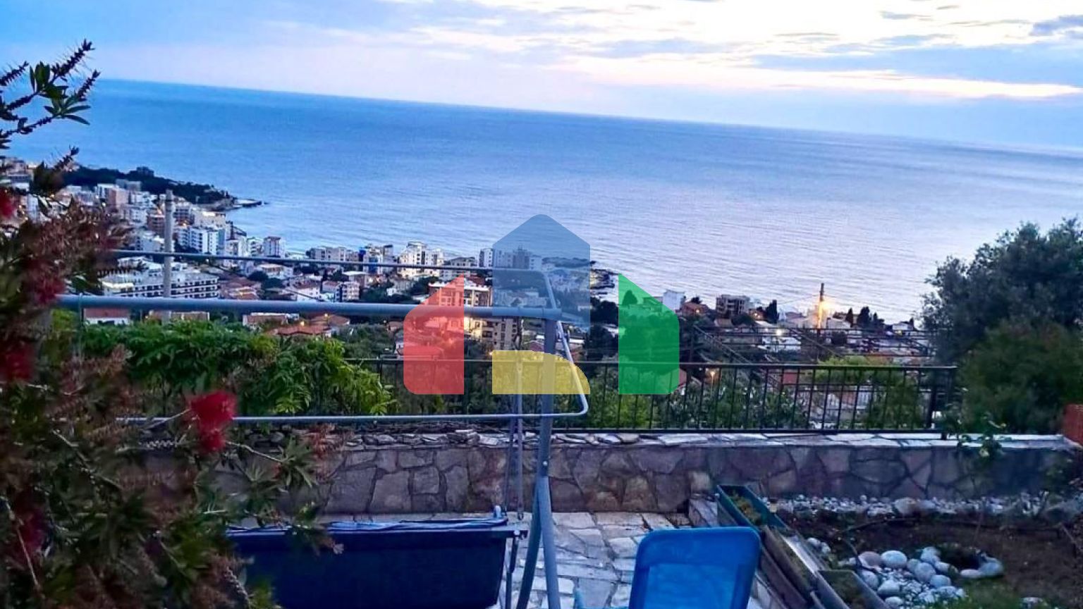 Дом с панорамным видом на море в Добры Воды