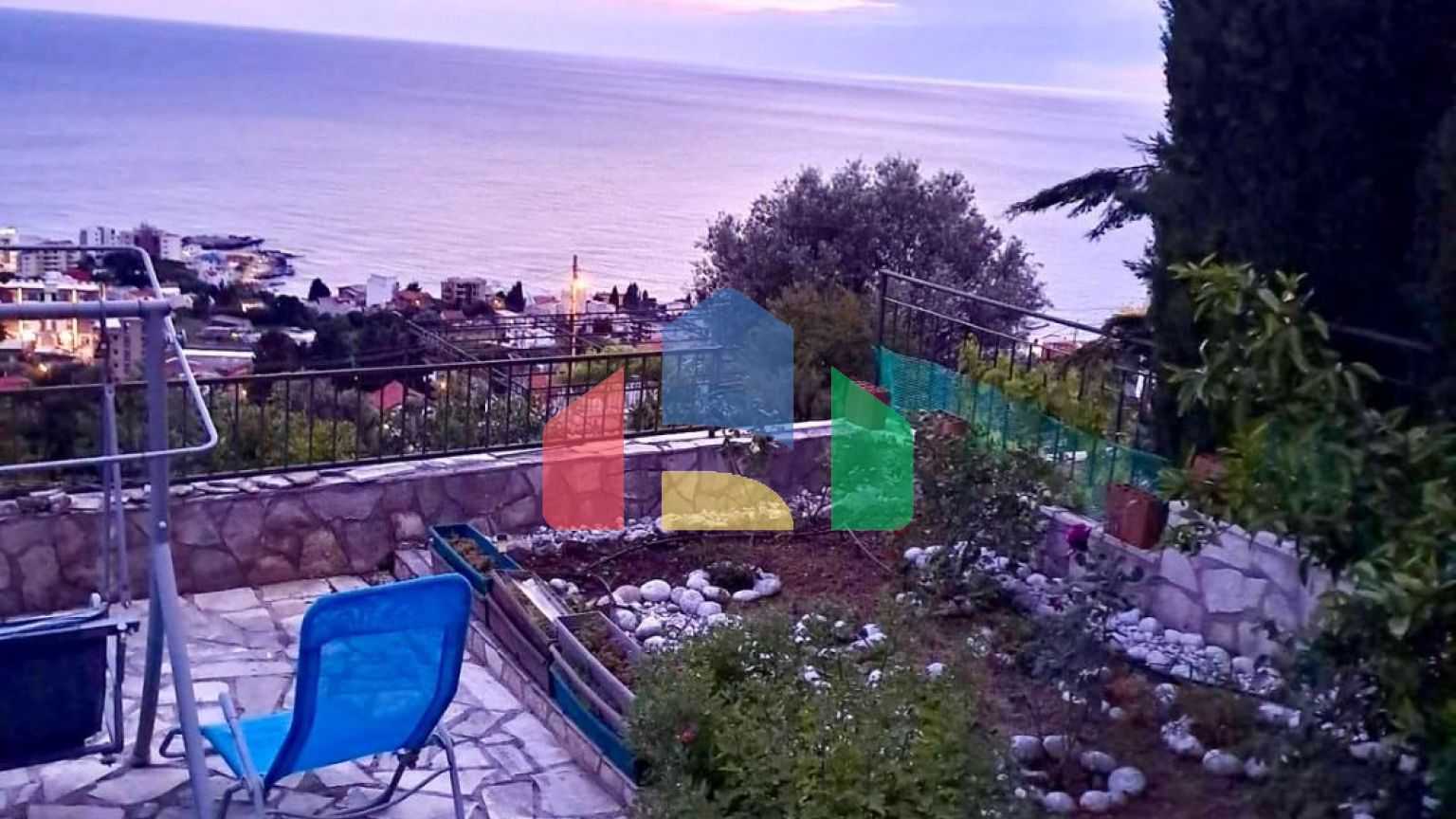 Дом с панорамным видом на море в Добры Воды