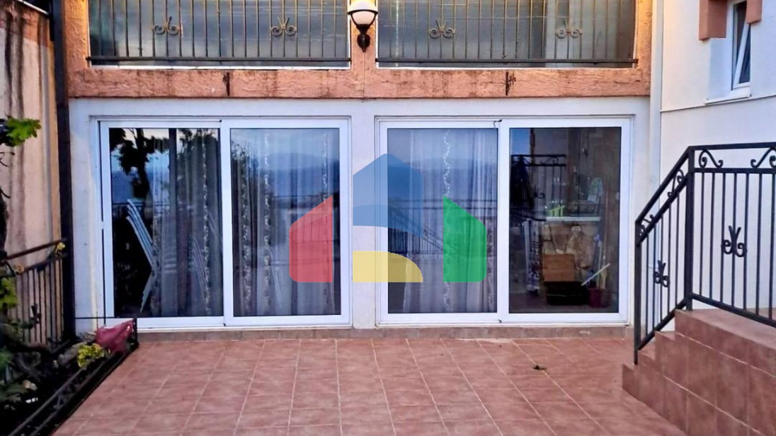 Дом с панорамным видом на море в Добры Воды