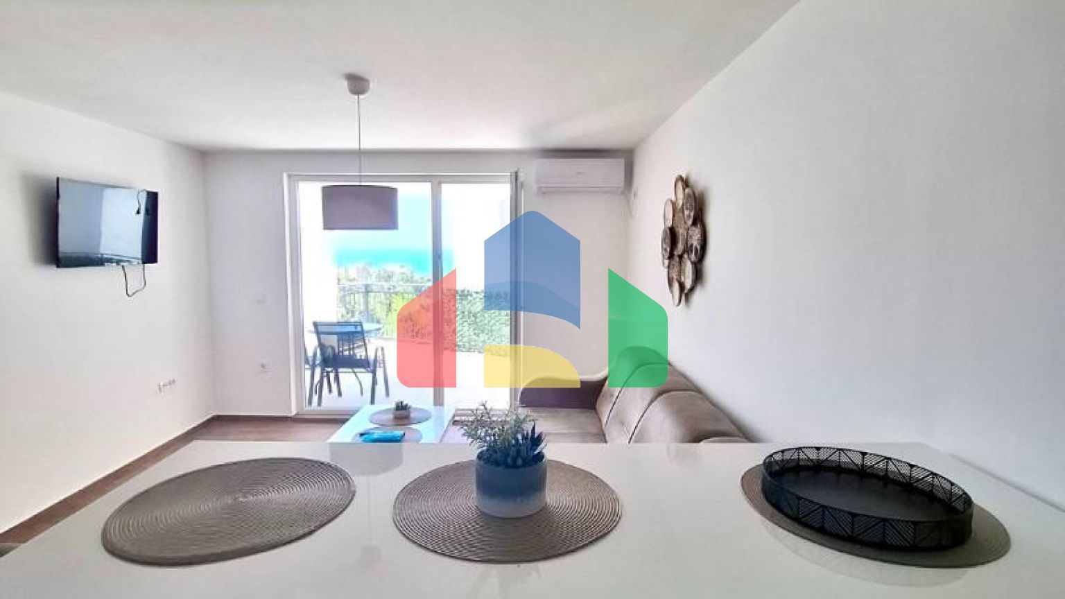 Квартира с 1 спальней и видом на море в Добры Воды - 113.000 евро