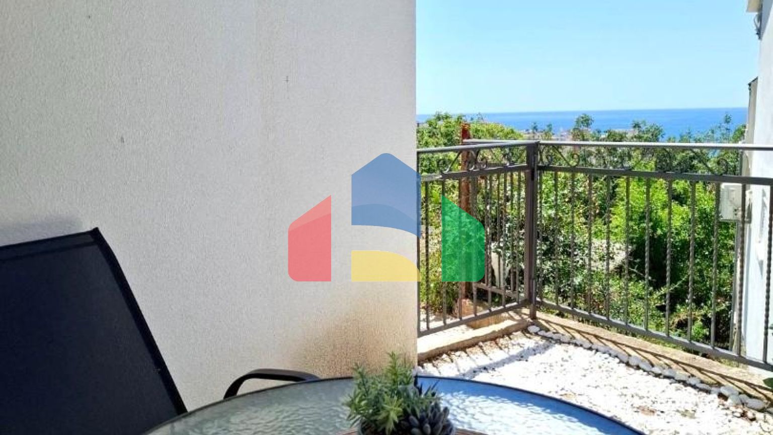 Квартира с 1 спальней и видом на море в Добры Воды - 113.000 евро