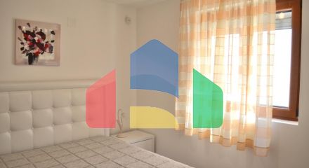 Квартира с 2 спальнями в Добра Вода на первой линии с бассейном