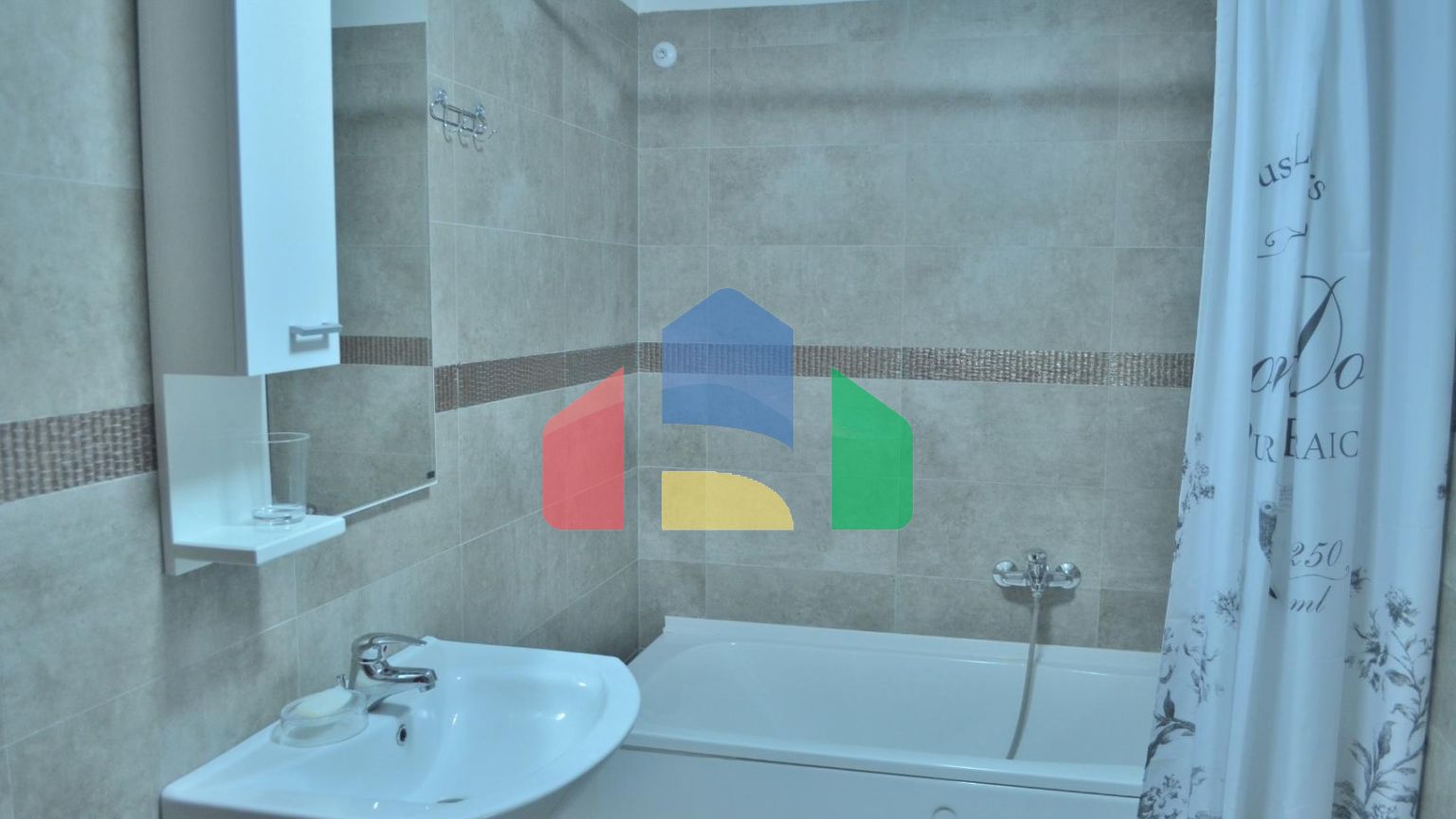 Квартира с 2 спальнями в Добра Вода на первой линии с бассейном